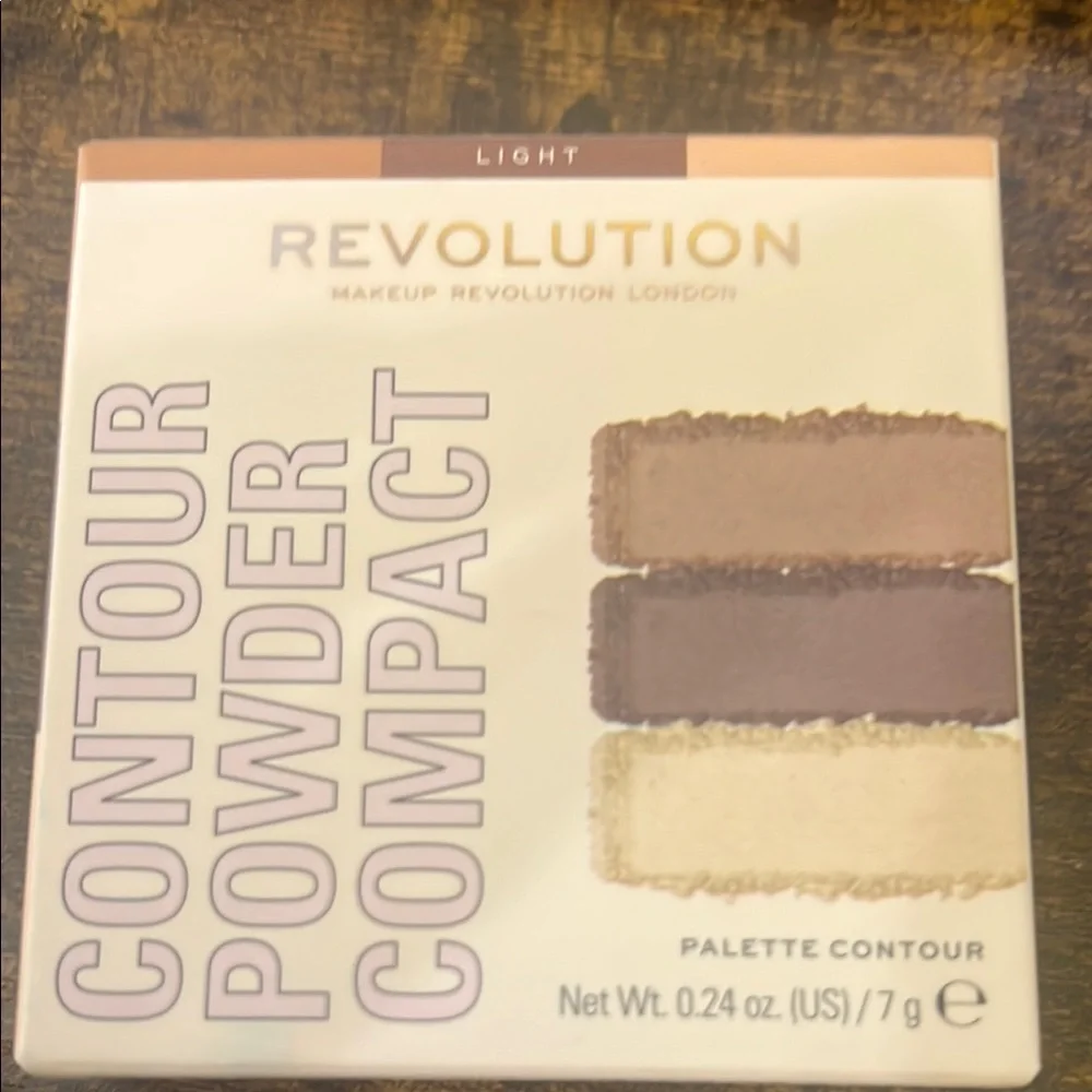 Revolution Bronzer & Contour Palette Brown Gold